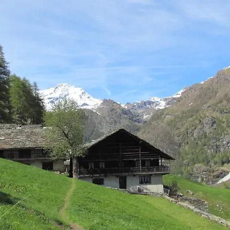 Locanda Del Lysjoch Отель Грессоней-ла-Трините
